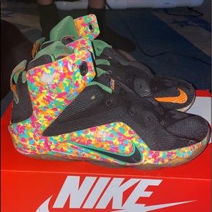*SOLD* Lebron 12’s Fruity Pebbles 6.5Y